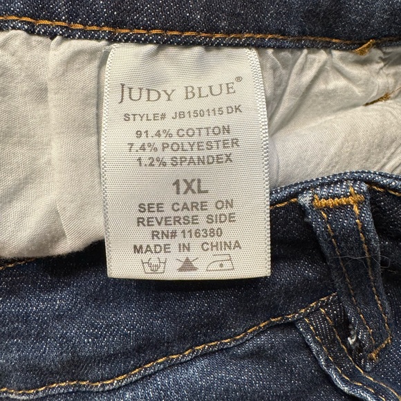 Judy Blue distressed denim Bermuda length shorts, size 1X, gently used condition - Picture 4 of 10